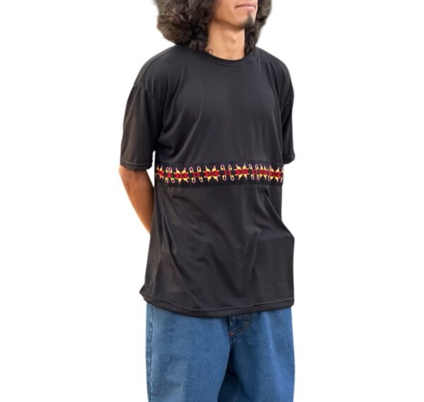 Playera mayas con bordado de cambaya artesanal, negra, bordado roja,rojo, amarillo